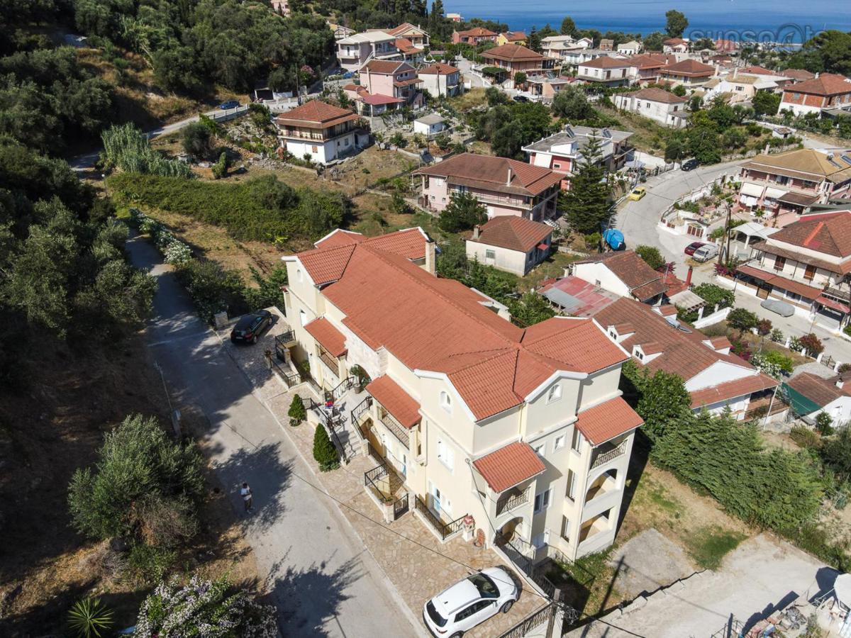 Villa Konstantina Petriti  Luaran gambar