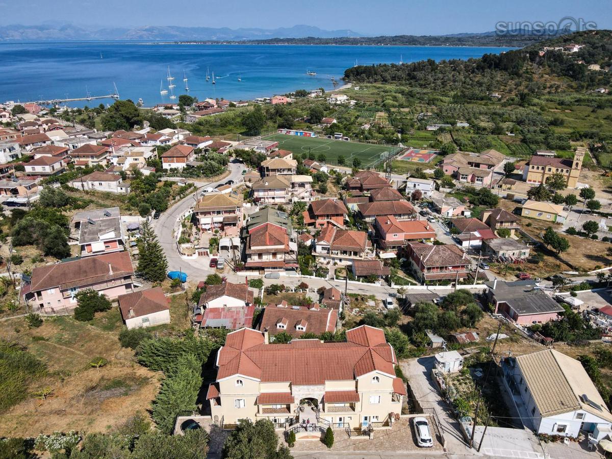 Villa Konstantina Petriti  Luaran gambar