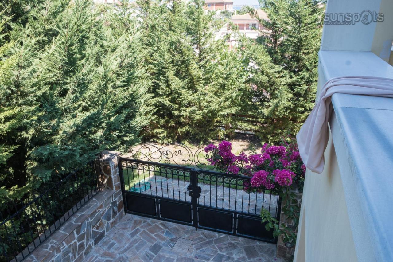 Villa Konstantina Petriti  Luaran gambar