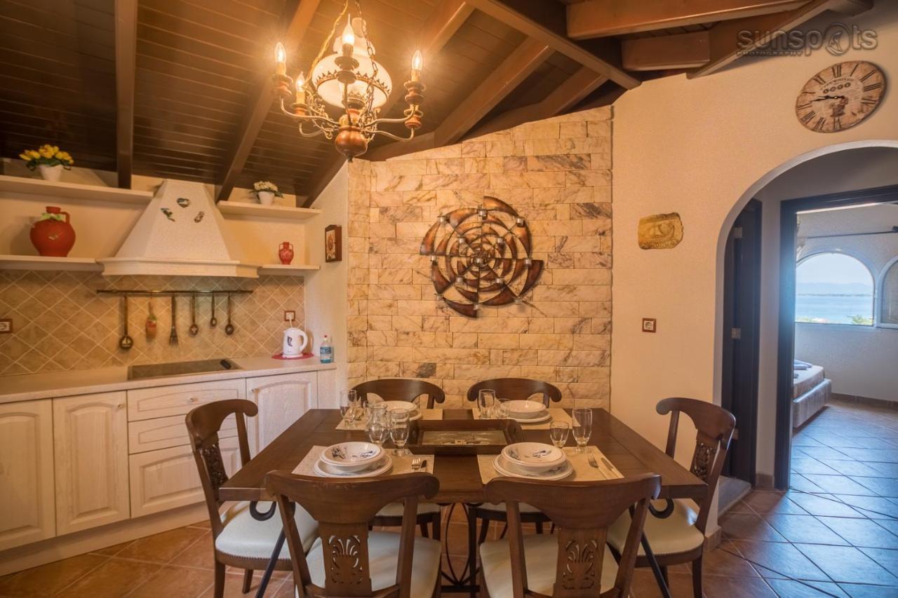 Villa Konstantina Petriti  Luaran gambar
