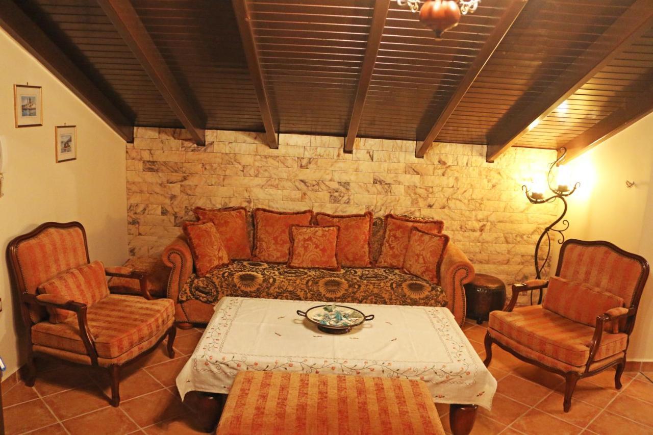 Villa Konstantina Petriti  Luaran gambar